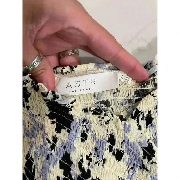 ASTR The Label Criss Cross Smock Floral Midi Dress Women’s Size XL - Picture 5 of 8